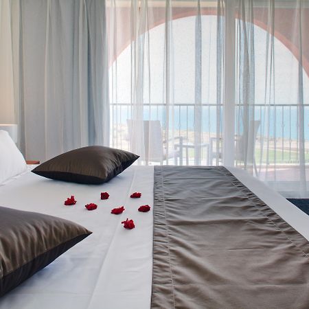 Lighthouse Golf & Spa Hotel Balcic Exterior foto A bedroom at the hotel