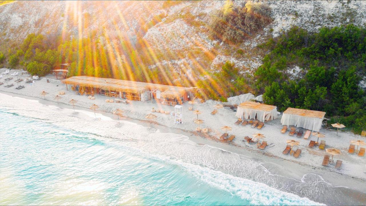 Lighthouse Golf & Spa Hotel Balcic Exterior foto The beach of the hotel