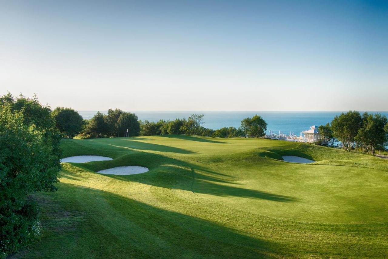 Lighthouse Golf & Spa Hotel Balcic Exterior foto Golf course at the resort