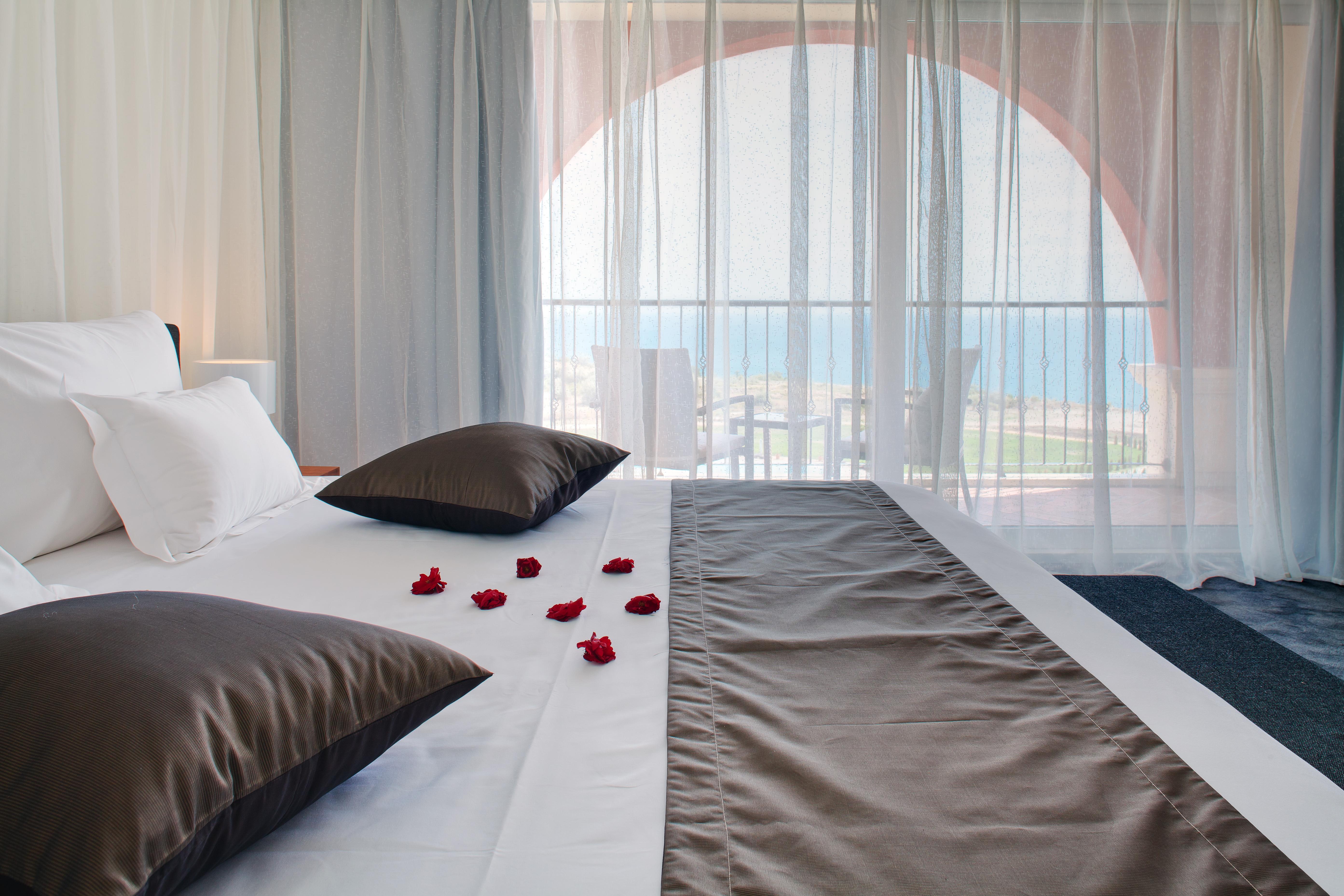Lighthouse Golf & Spa Hotel Balcic Exterior foto A bedroom at the hotel