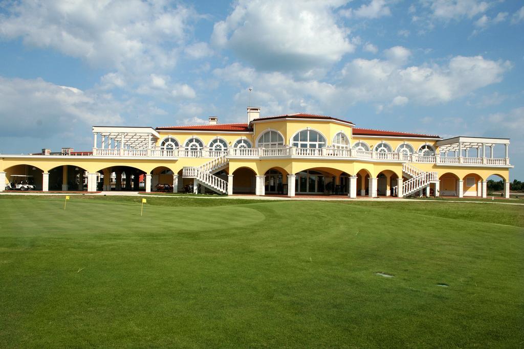 Lighthouse Golf & Spa Hotel Balcic Exterior foto Clubhouse