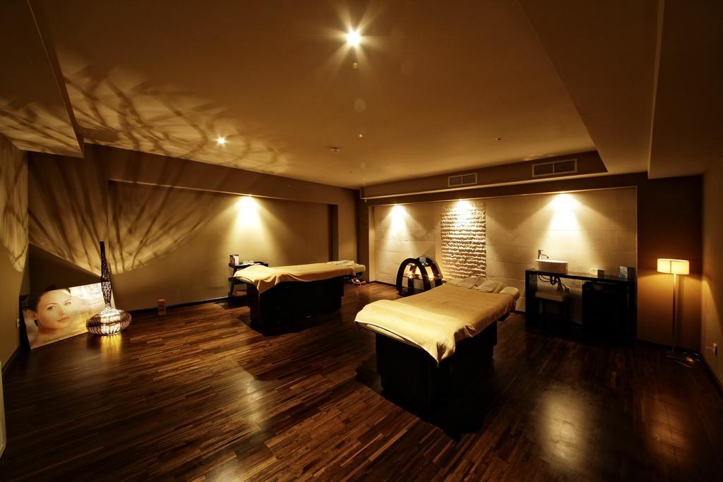 Lighthouse Golf & Spa Hotel Balcic Exterior foto Spa at the Taj Bengal
